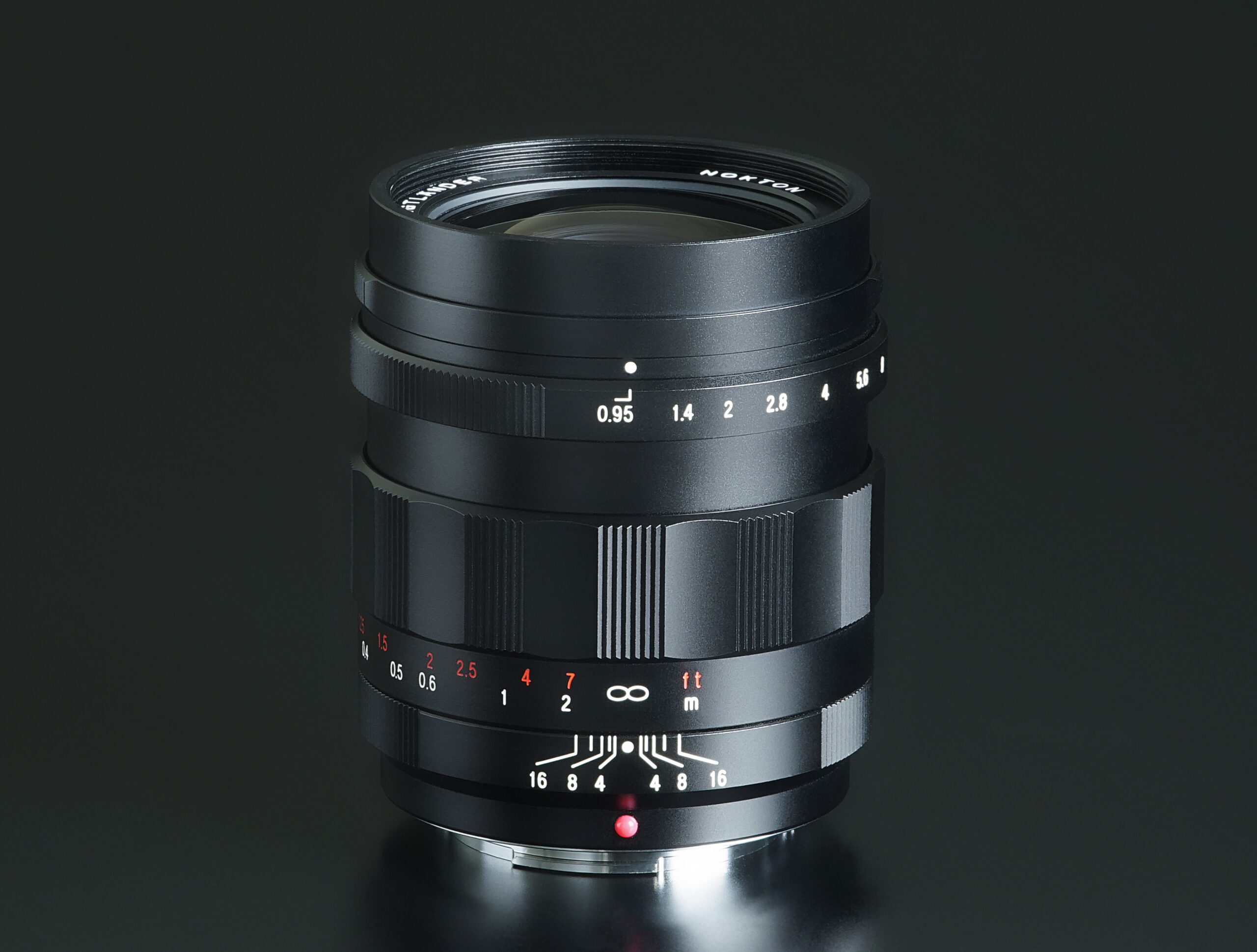 ＜＜化粧箱付き！！＞＞【美品】VOIGHTLANDER フォクトレンダー 単焦点レンズ NOKTON 10.5mm F0.95 マイクロフォーサーズ対応 #LE2023744カメラ